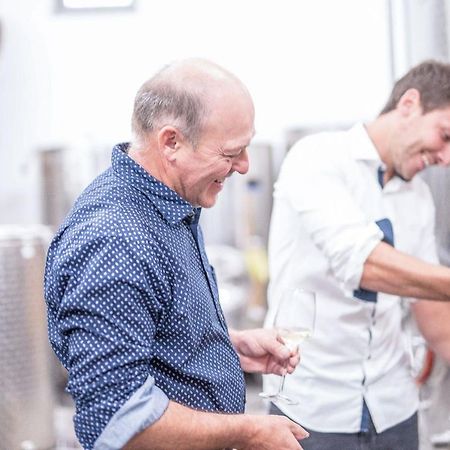 Weingut Kernwein Hotell Seinsheim Eksteriør bilde