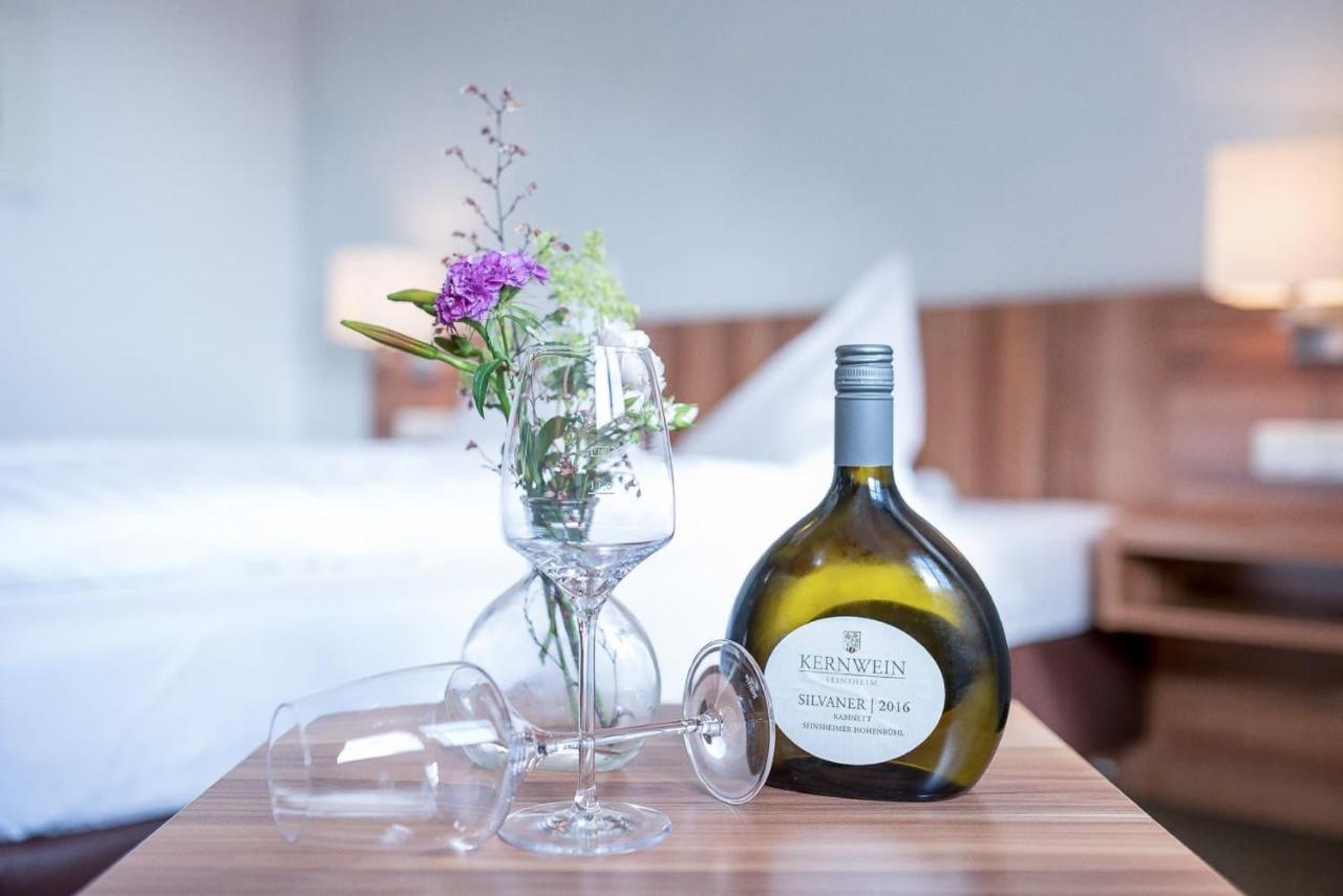 Weingut Kernwein Hotell Seinsheim Eksteriør bilde